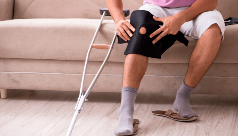 Posso processar a empresa, mesmo recebendo benefício do INSS?