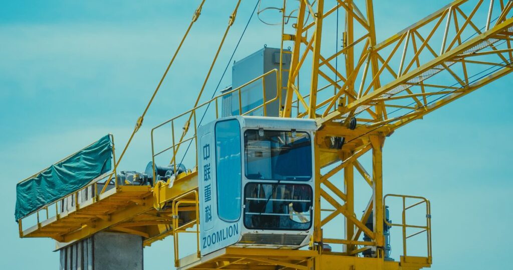 Acidente com ponte rolante ou guindaste no trabalho: seus direitos