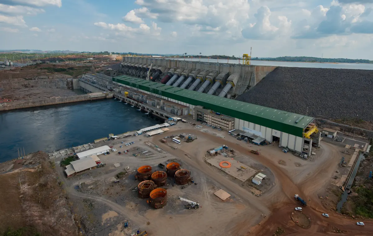 Usina Hidrelétrica de Belo Monte sobre o rio Xingu — Pará, Brasil